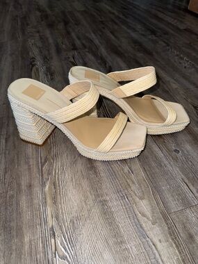 Dolce Vita Women’s Aliya Pearl Heels Vanilla Raffia In Neutral Size 10